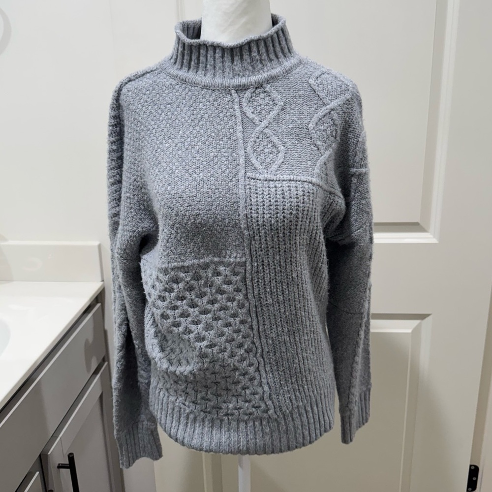 American Eagle Outfitters Gray Cowl Turtleneck Sweater — Size XS